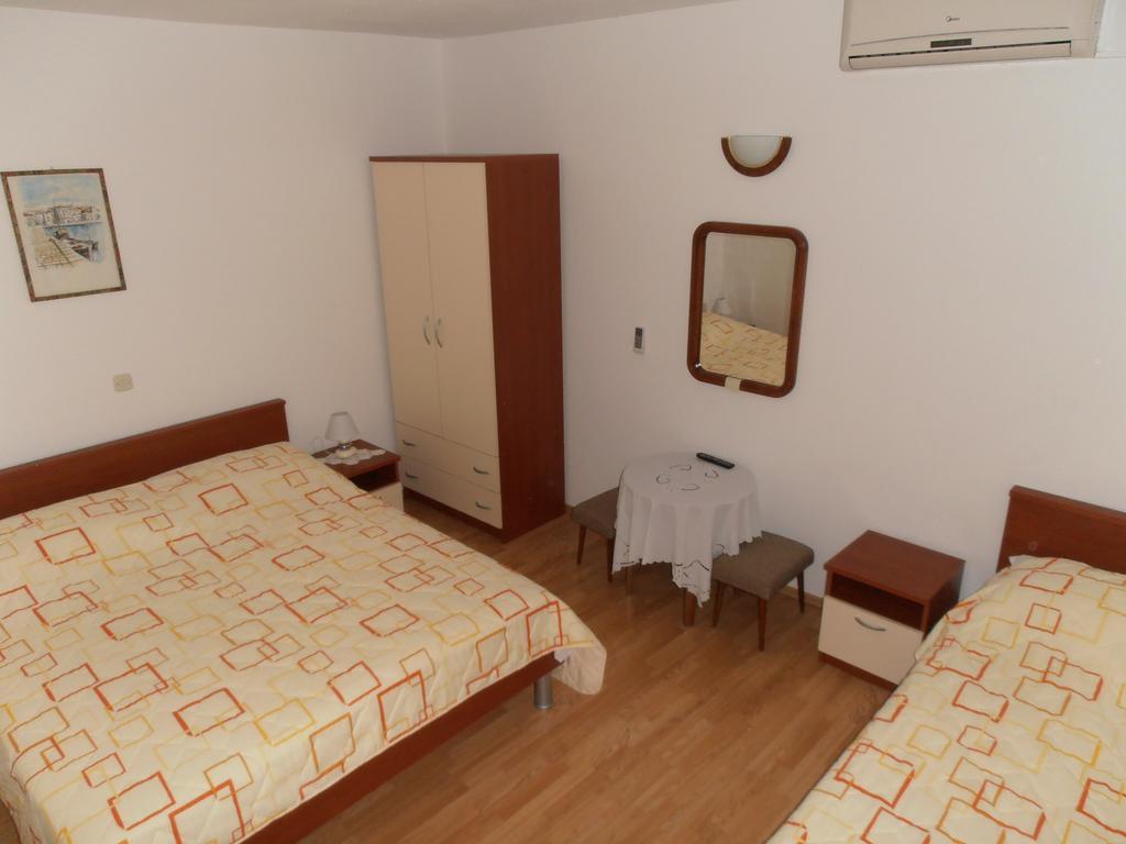 Apartment Perović Baška Voda Buitenkant foto